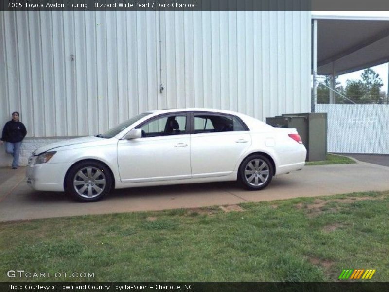 Blizzard White Pearl / Dark Charcoal 2005 Toyota Avalon Touring