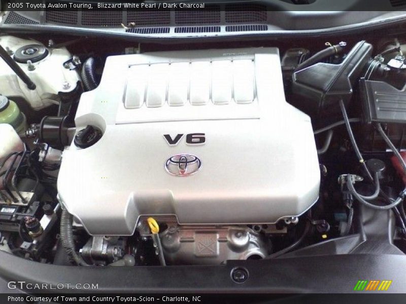 Blizzard White Pearl / Dark Charcoal 2005 Toyota Avalon Touring