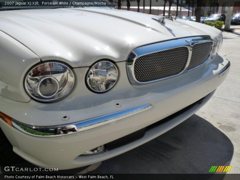 Porcelain White / Champagne/Mocha 2007 Jaguar XJ XJ8