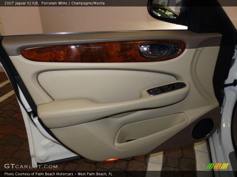 Porcelain White / Champagne/Mocha 2007 Jaguar XJ XJ8