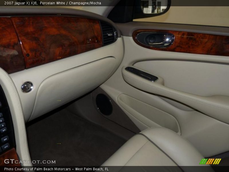 Porcelain White / Champagne/Mocha 2007 Jaguar XJ XJ8