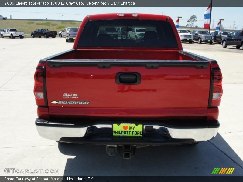 Victory Red / Dark Charcoal 2006 Chevrolet Silverado 1500 LS Crew Cab