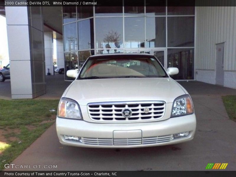 White Diamond / Oatmeal 2000 Cadillac DeVille DTS