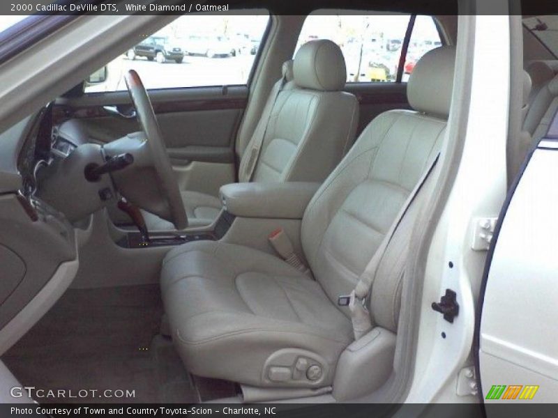 White Diamond / Oatmeal 2000 Cadillac DeVille DTS
