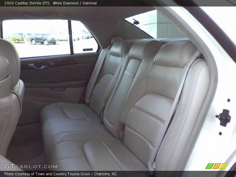 White Diamond / Oatmeal 2000 Cadillac DeVille DTS