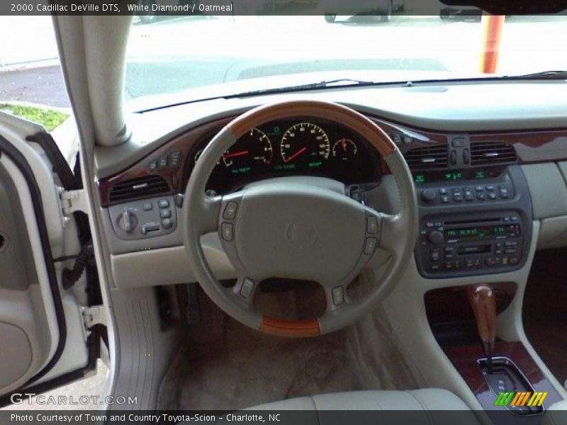 White Diamond / Oatmeal 2000 Cadillac DeVille DTS