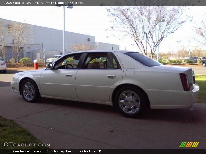 White Diamond / Oatmeal 2000 Cadillac DeVille DTS