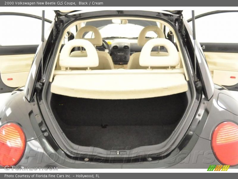 Black / Cream 2000 Volkswagen New Beetle GLS Coupe