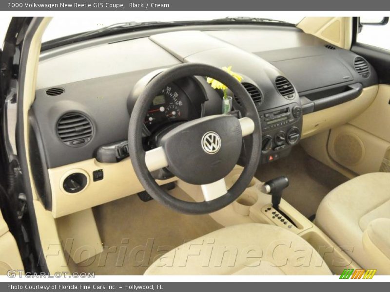 Black / Cream 2000 Volkswagen New Beetle GLS Coupe