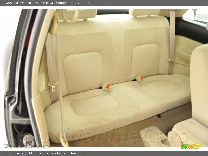Black / Cream 2000 Volkswagen New Beetle GLS Coupe