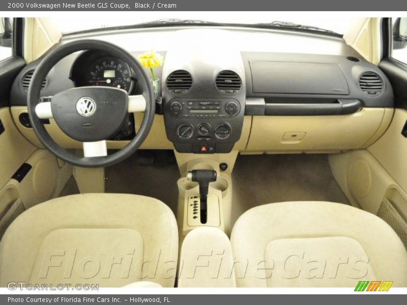 Black / Cream 2000 Volkswagen New Beetle GLS Coupe