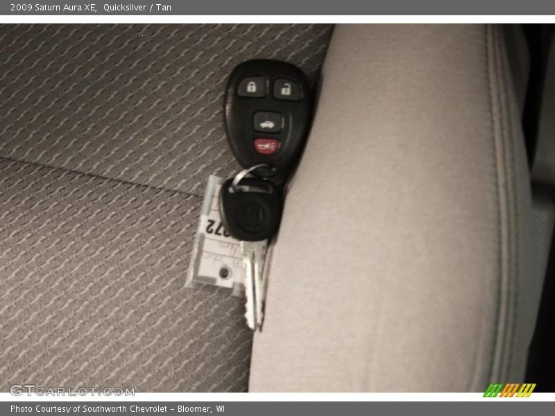 Quicksilver / Tan 2009 Saturn Aura XE