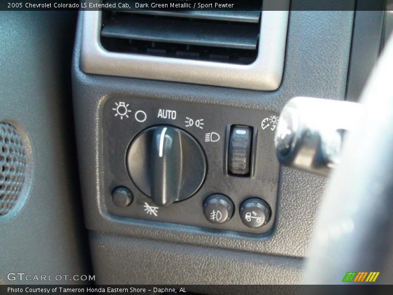 Dark Green Metallic / Sport Pewter 2005 Chevrolet Colorado LS Extended Cab