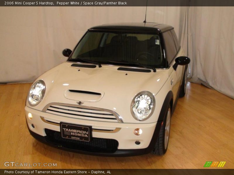 Pepper White / Space Gray/Panther Black 2006 Mini Cooper S Hardtop
