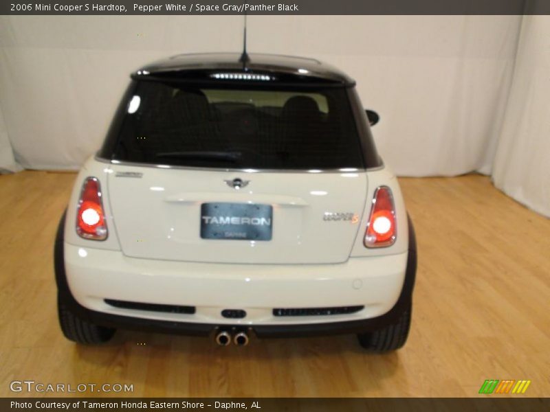 Pepper White / Space Gray/Panther Black 2006 Mini Cooper S Hardtop