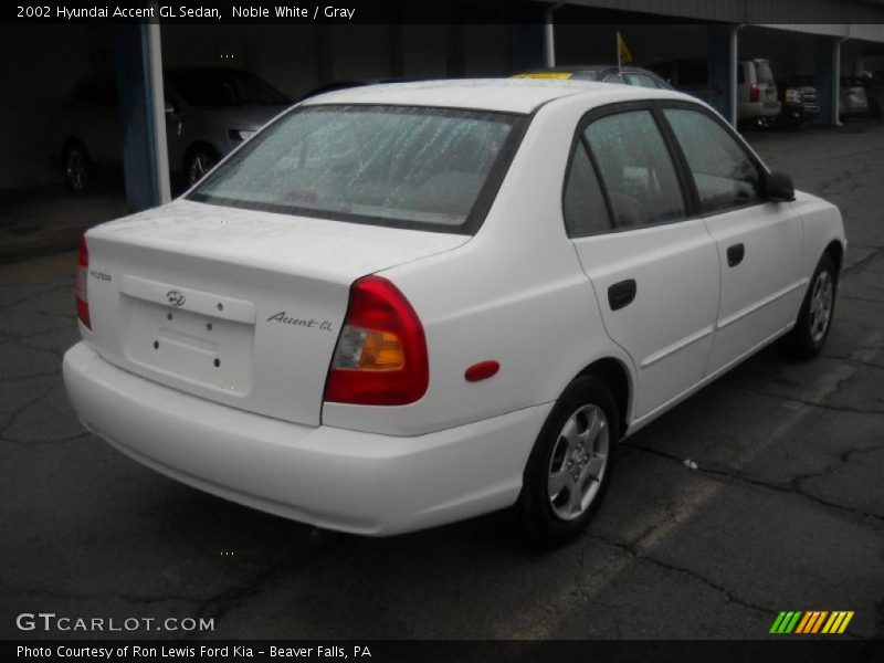 Noble White / Gray 2002 Hyundai Accent GL Sedan