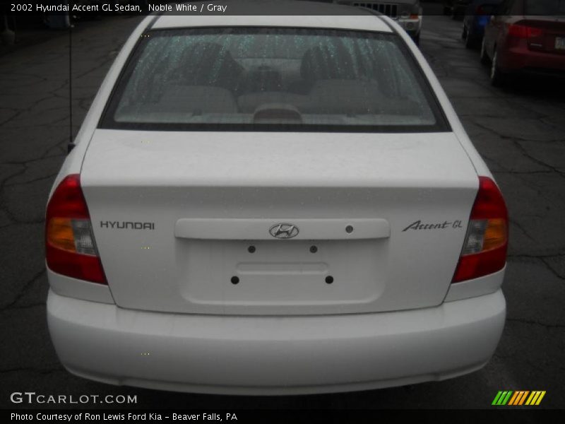 Noble White / Gray 2002 Hyundai Accent GL Sedan