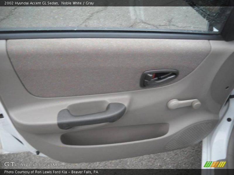 Noble White / Gray 2002 Hyundai Accent GL Sedan