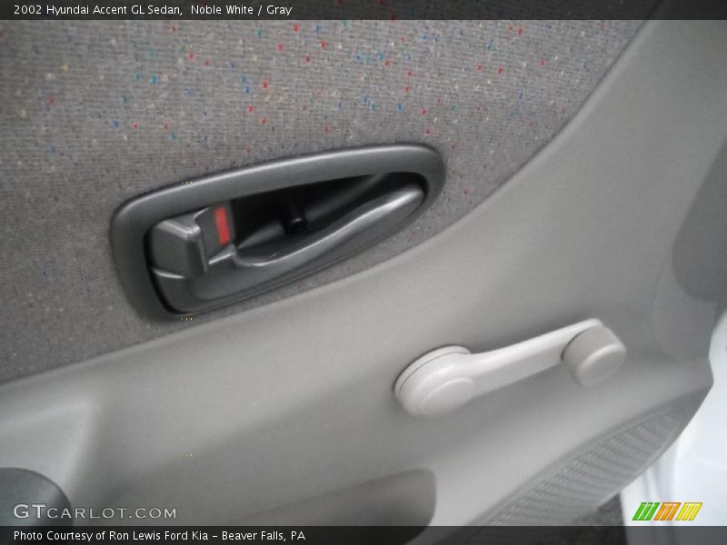 Noble White / Gray 2002 Hyundai Accent GL Sedan
