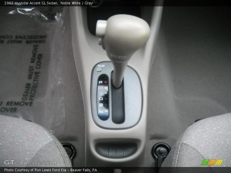 Noble White / Gray 2002 Hyundai Accent GL Sedan