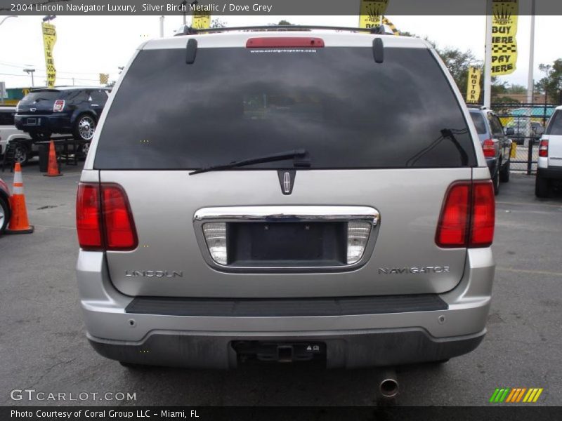 Silver Birch Metallic / Dove Grey 2004 Lincoln Navigator Luxury