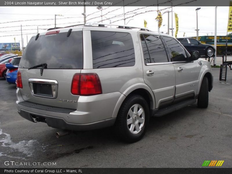 Silver Birch Metallic / Dove Grey 2004 Lincoln Navigator Luxury