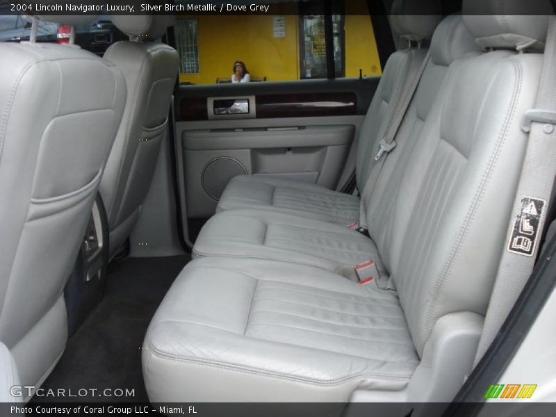 Silver Birch Metallic / Dove Grey 2004 Lincoln Navigator Luxury