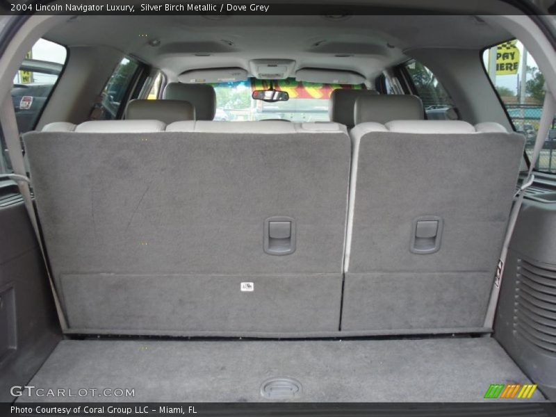 Silver Birch Metallic / Dove Grey 2004 Lincoln Navigator Luxury