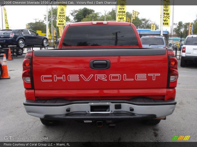Victory Red / Dark Charcoal 2006 Chevrolet Silverado 1500 LS Extended Cab