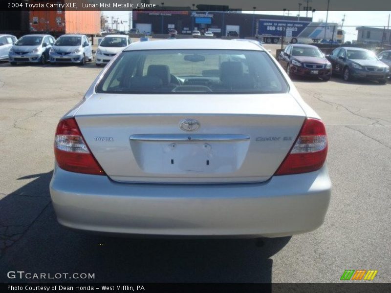 Lunar Mist Metallic / Stone 2004 Toyota Camry XLE