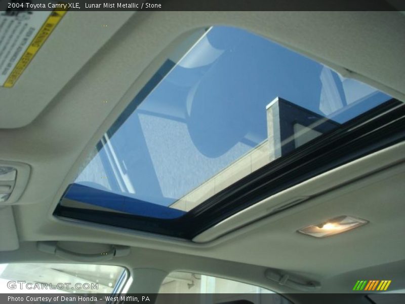 Lunar Mist Metallic / Stone 2004 Toyota Camry XLE