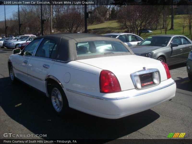 Vibrant White / Light Graphite 1998 Lincoln Town Car Executive
