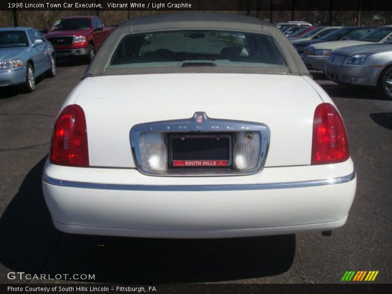 Vibrant White / Light Graphite 1998 Lincoln Town Car Executive