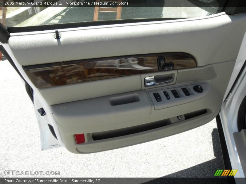 Vibrant White / Medium Light Stone 2009 Mercury Grand Marquis LS