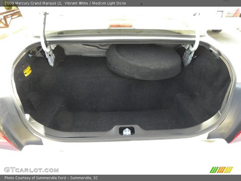 Vibrant White / Medium Light Stone 2009 Mercury Grand Marquis LS