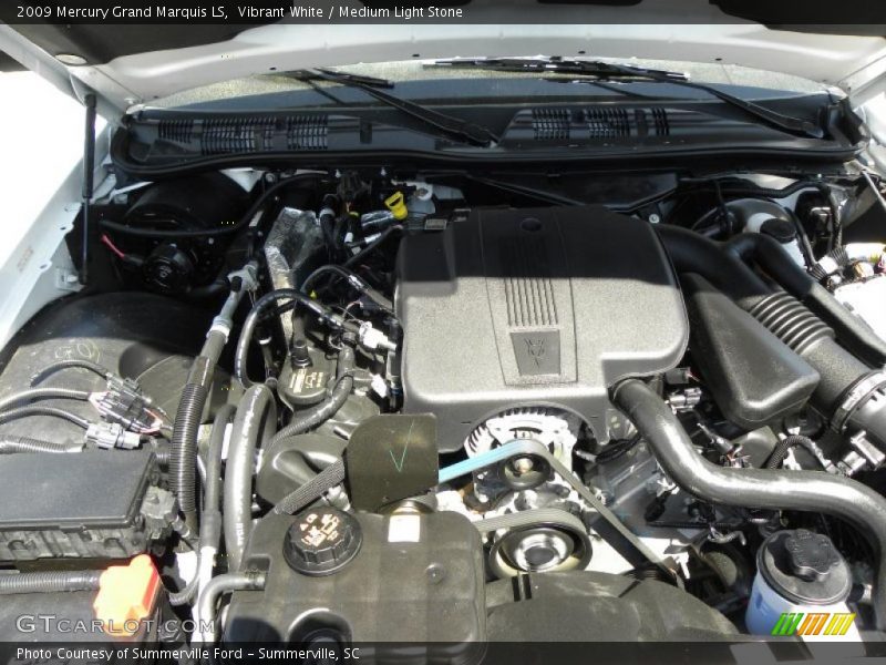 Vibrant White / Medium Light Stone 2009 Mercury Grand Marquis LS