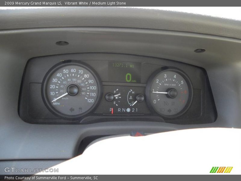 Vibrant White / Medium Light Stone 2009 Mercury Grand Marquis LS