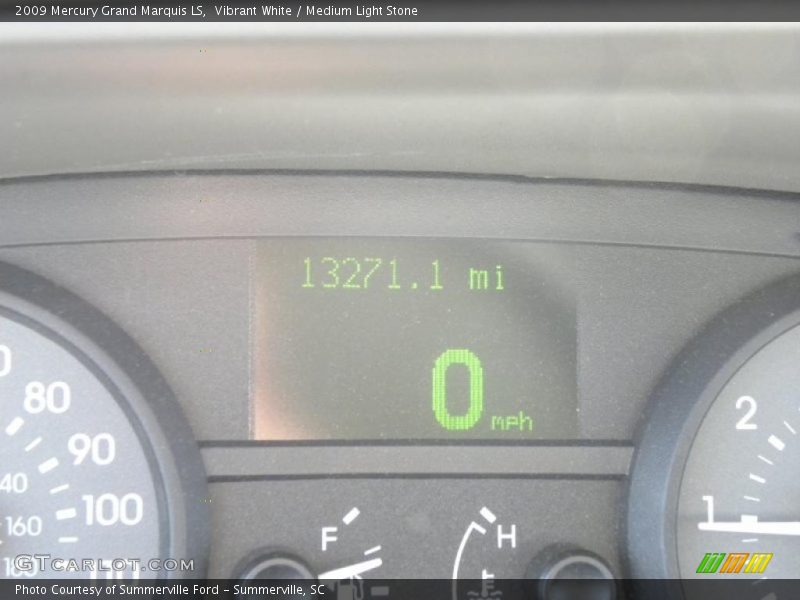 Vibrant White / Medium Light Stone 2009 Mercury Grand Marquis LS