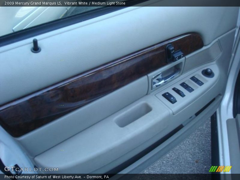 Vibrant White / Medium Light Stone 2009 Mercury Grand Marquis LS