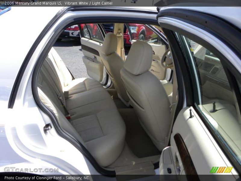 Vibrant White / Light Camel 2006 Mercury Grand Marquis LS