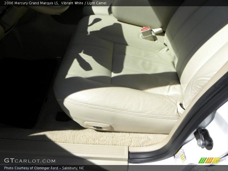 Vibrant White / Light Camel 2006 Mercury Grand Marquis LS