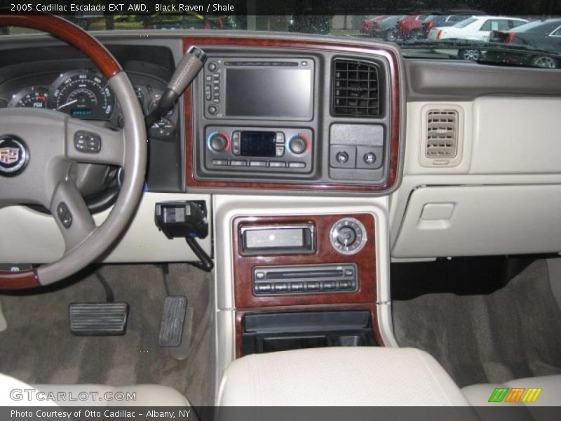Black Raven / Shale 2005 Cadillac Escalade EXT AWD