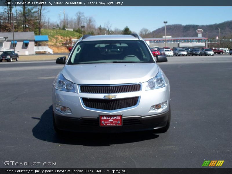 Silver Ice Metallic / Dark Gray/Light Gray 2009 Chevrolet Traverse LS