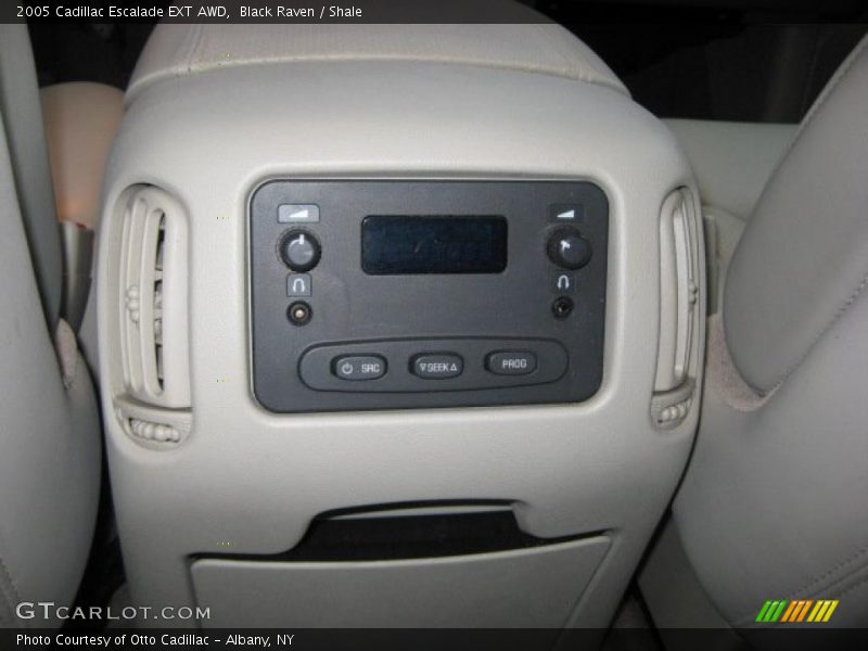 Black Raven / Shale 2005 Cadillac Escalade EXT AWD