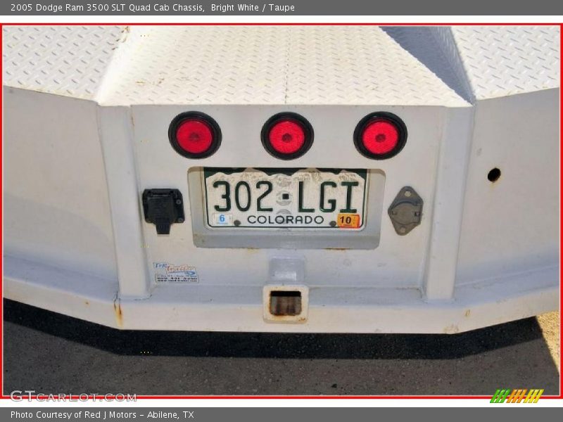 Bright White / Taupe 2005 Dodge Ram 3500 SLT Quad Cab Chassis