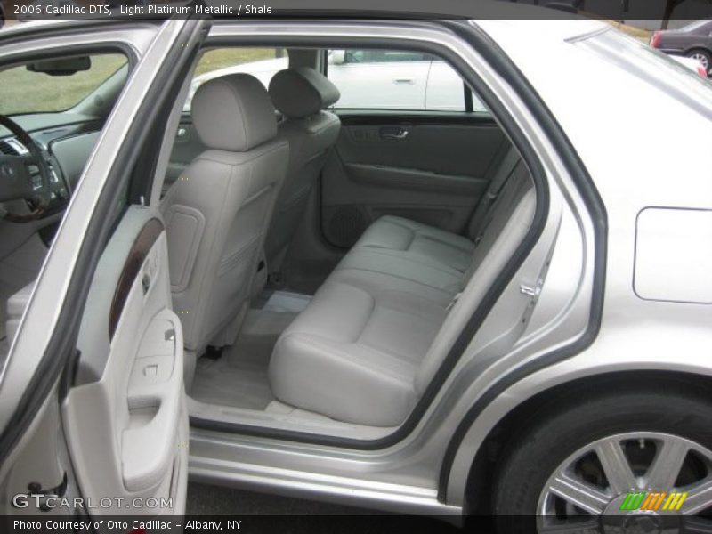 Light Platinum Metallic / Shale 2006 Cadillac DTS