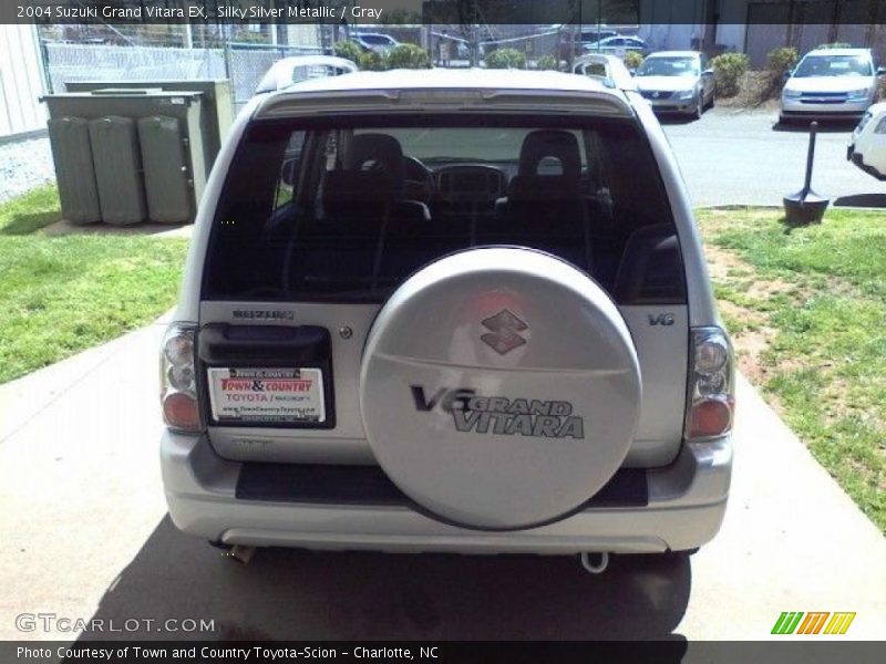 Silky Silver Metallic / Gray 2004 Suzuki Grand Vitara EX