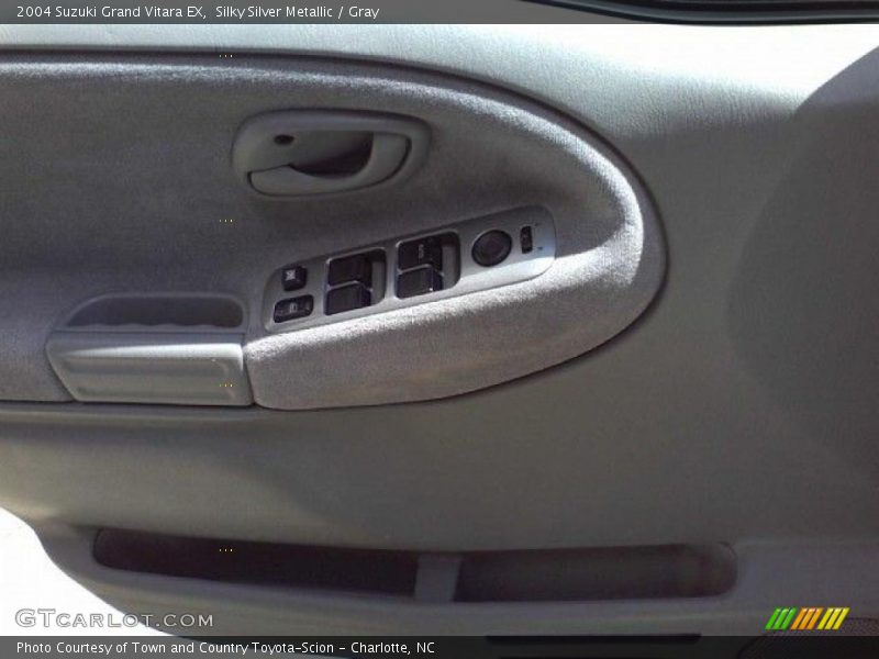 Silky Silver Metallic / Gray 2004 Suzuki Grand Vitara EX