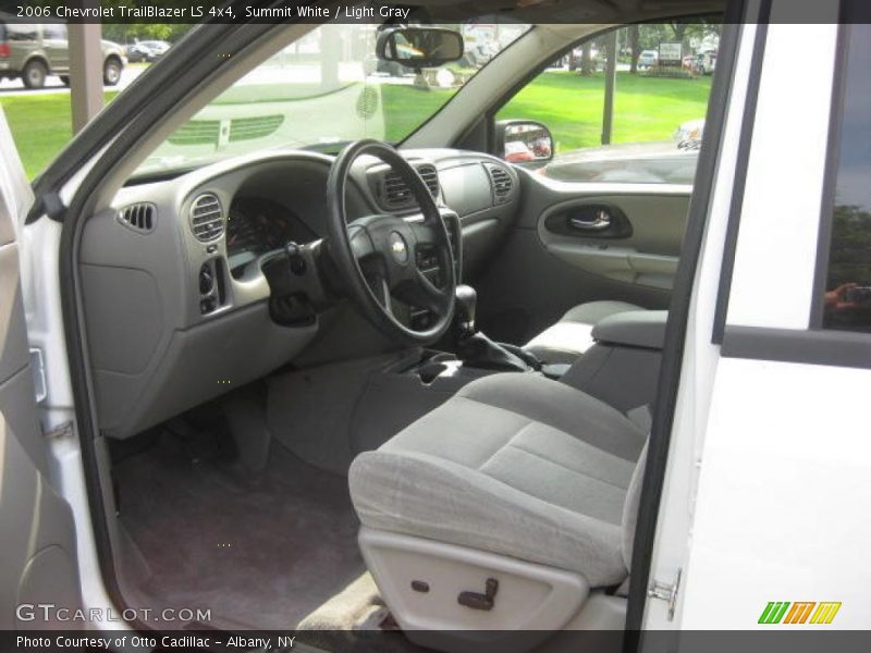 Summit White / Light Gray 2006 Chevrolet TrailBlazer LS 4x4