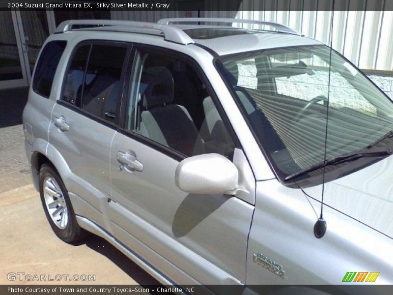 Silky Silver Metallic / Gray 2004 Suzuki Grand Vitara EX
